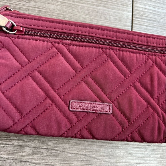 NWT Vera Bradley RFID Grab & Go Front Zip Wristlet in Hawthorne Rose - Picture 2 of 5